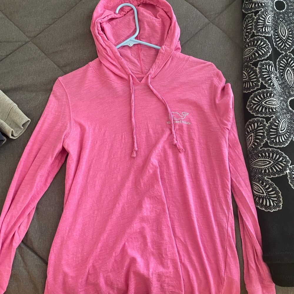 Vineyard vines hooded tee